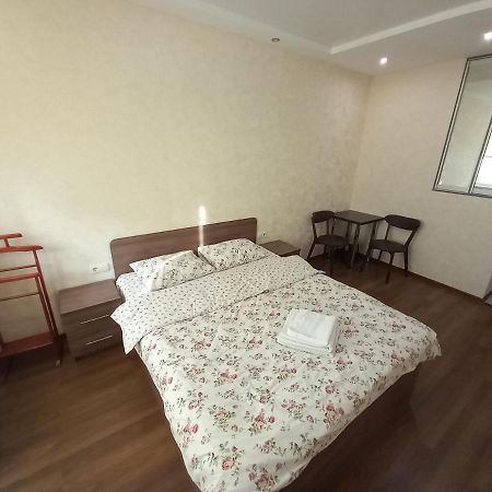 Smart Apartments Drahomanova 2А Kiev Bagian luar foto