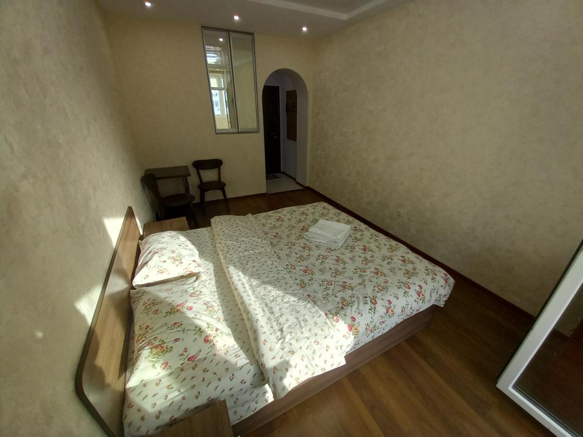 Smart Apartments Drahomanova 2А Kiev Bagian luar foto