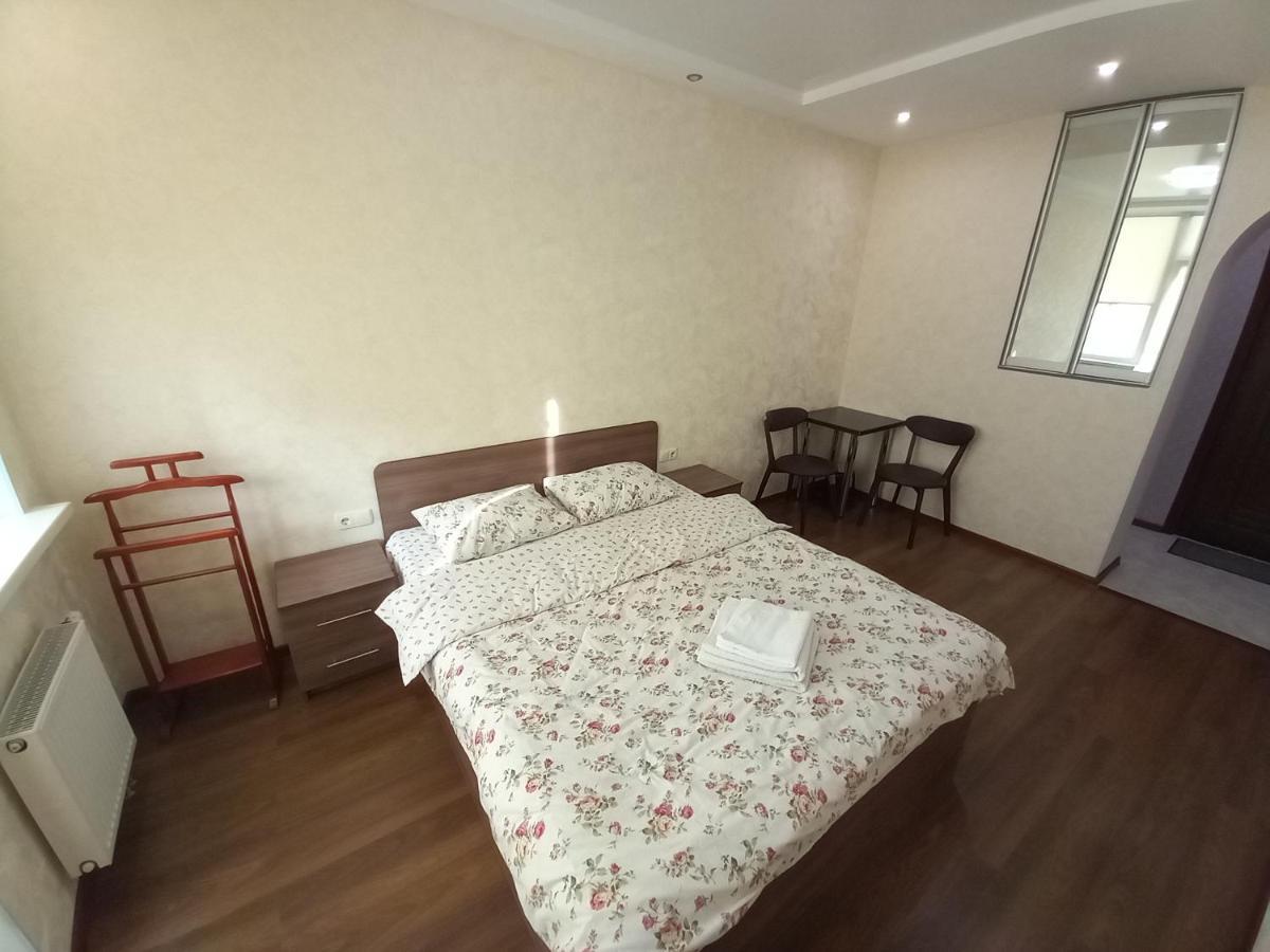Smart Apartments Drahomanova 2А Kiev Bagian luar foto
