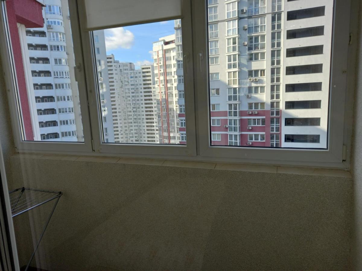 Smart Apartments Drahomanova 2А Kiev Bagian luar foto