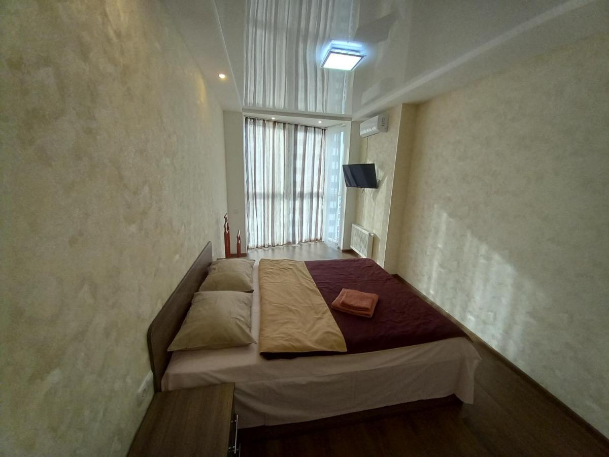 Smart Apartments Drahomanova 2А Kiev Bagian luar foto