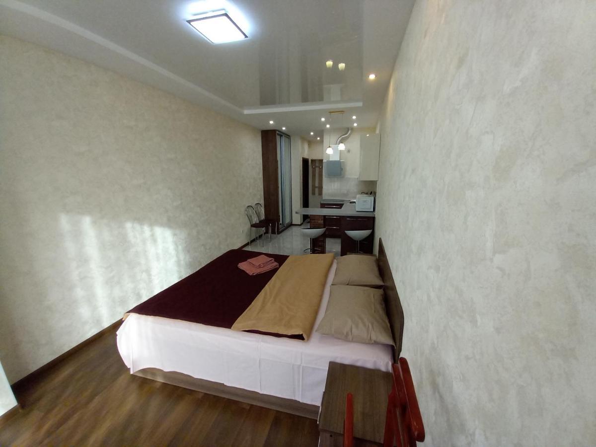 Smart Apartments Drahomanova 2А Kiev Bagian luar foto